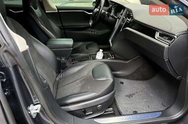 Лифтбек Tesla Model S 2015 в 