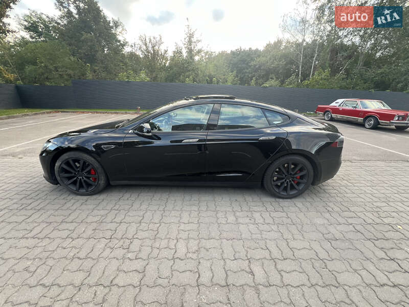 Ліфтбек Tesla Model S 2013 в Луцьку