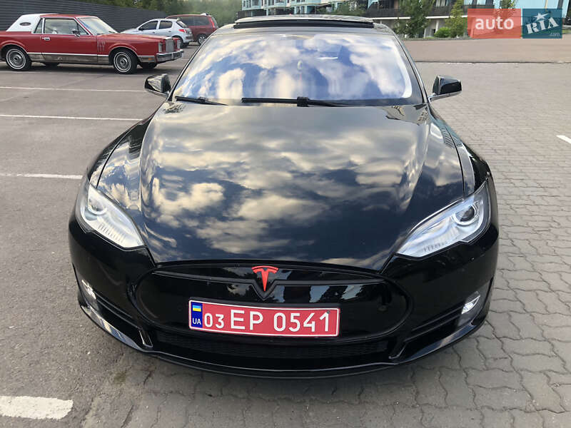 Ліфтбек Tesla Model S 2013 в Луцьку