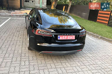 Лифтбек Tesla Model S 2013 в 