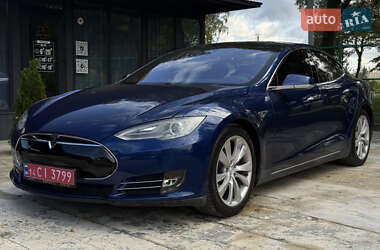 Tesla Model S 2015