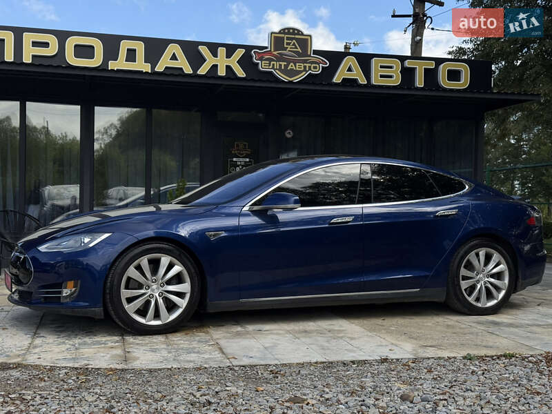 Ліфтбек Tesla Model S 2015 в Івано-Франківську