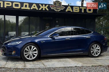 Лифтбек Tesla Model S 2015 в 
