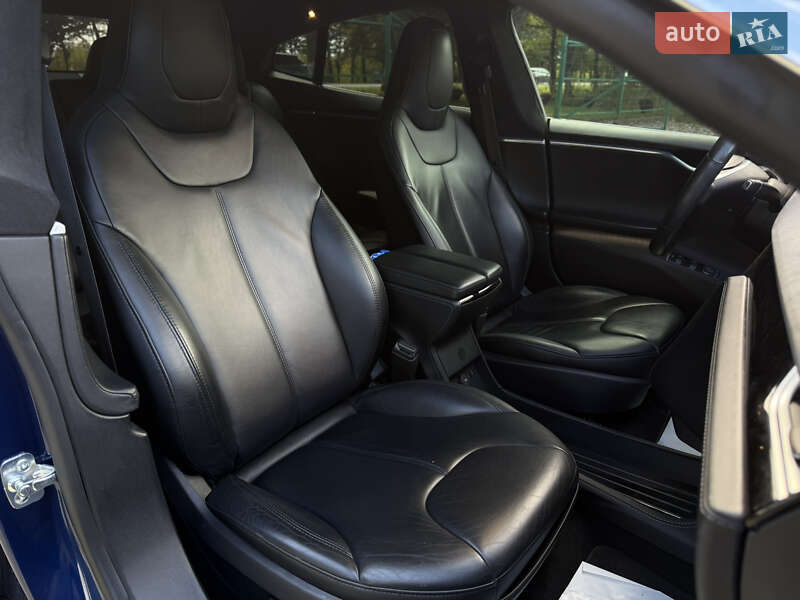 Ліфтбек Tesla Model S 2015 в Івано-Франківську