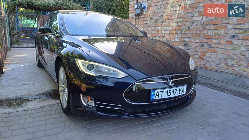 Ліфтбек Tesla Model S 2014 в Запоріжжі