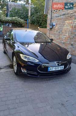 Ліфтбек Tesla Model S 2014 в 