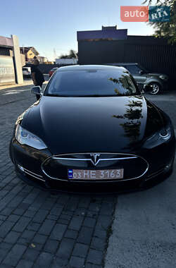 Tesla Model S 2014