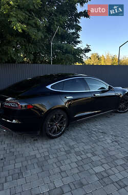 Лифтбек Tesla Model S 2014 в 