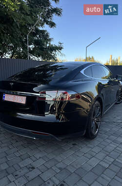 Лифтбек Tesla Model S 2014 в 