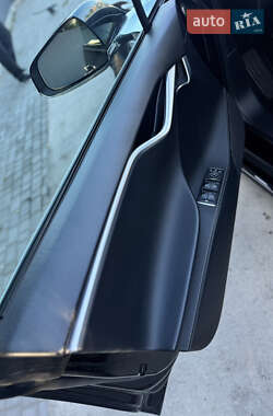 Лифтбек Tesla Model S 2014 в 