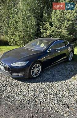 Лифтбек Tesla Model S 2014 в 