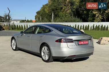 Лифтбек Tesla Model S 2013 в 