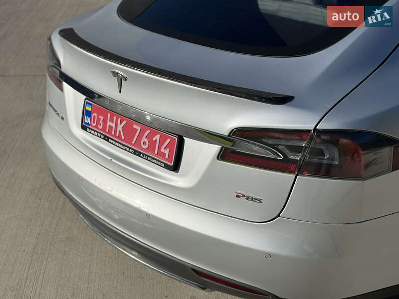 Лифтбек Tesla Model S 2013 в Луцке