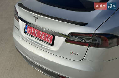 Лифтбек Tesla Model S 2013 в 