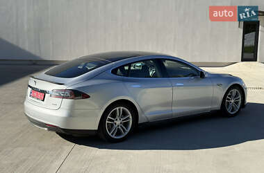 Лифтбек Tesla Model S 2013 в 