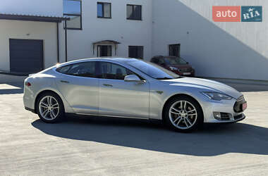 Лифтбек Tesla Model S 2013 в 