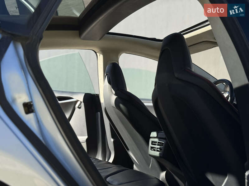 Лифтбек Tesla Model S 2013 в Луцке