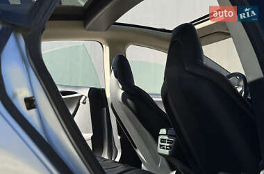 Лифтбек Tesla Model S 2013 в 