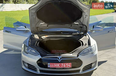 Лифтбек Tesla Model S 2013 в 