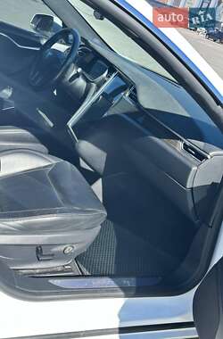 Ліфтбек Tesla Model S 2015 в 