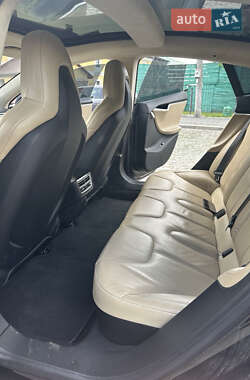 Лифтбек Tesla Model S 2016 в 