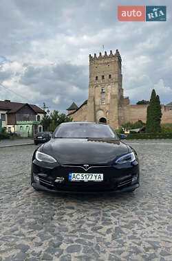 Лифтбек Tesla Model S 2016 в 