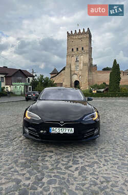 Tesla Model S 2016