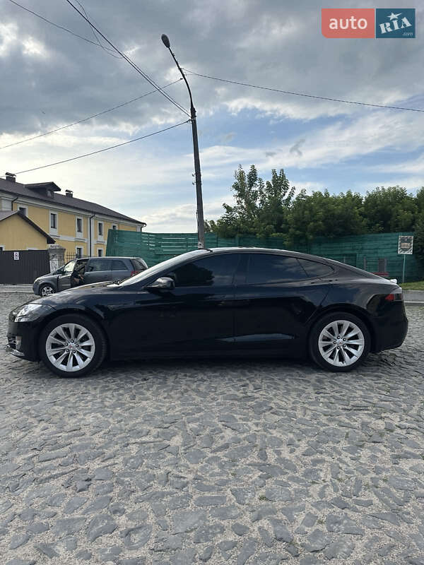 Ліфтбек Tesla Model S 2016 в Луцьку