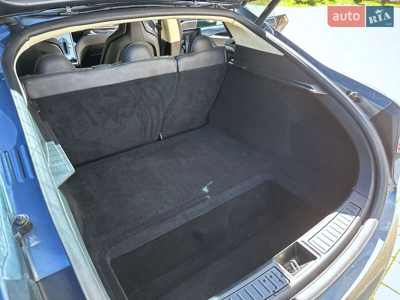 Лифтбек Tesla Model S 2014 в Николаеве