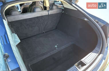 Лифтбек Tesla Model S 2014 в 