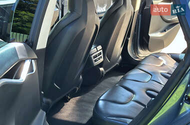 Лифтбек Tesla Model S 2014 в 