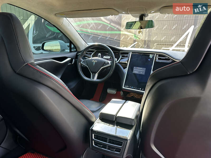 Лифтбек Tesla Model S 2013 в Киеве