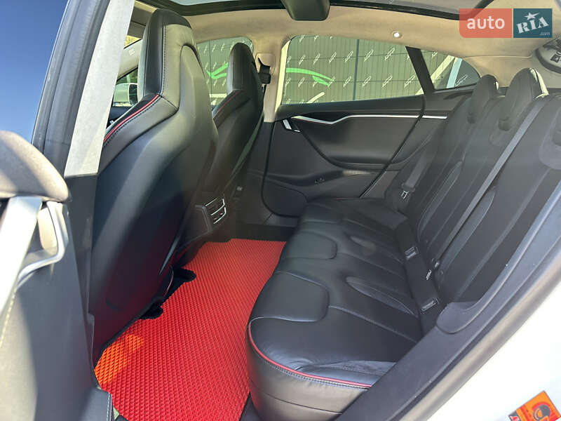 Лифтбек Tesla Model S 2013 в Киеве