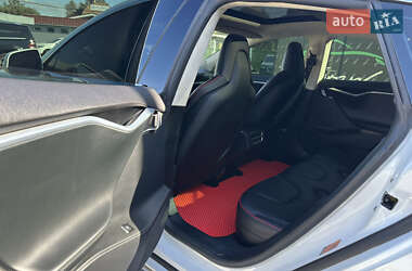 Ліфтбек Tesla Model S 2013 в 