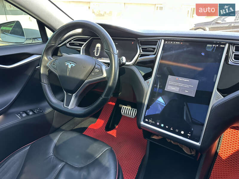 Лифтбек Tesla Model S 2013 в Киеве