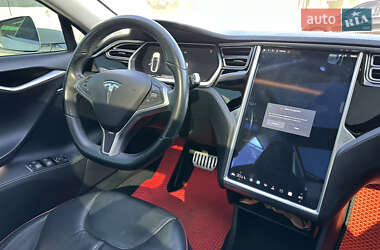 Ліфтбек Tesla Model S 2013 в 