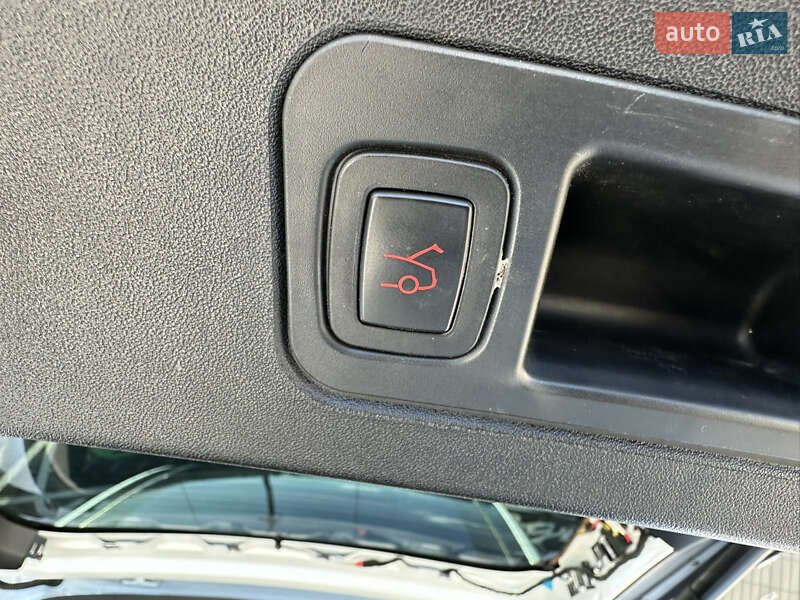 Лифтбек Tesla Model S 2013 в Киеве