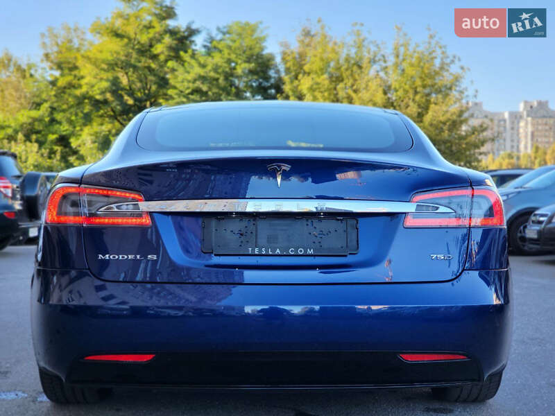 Ліфтбек Tesla Model S 2017 в Києві