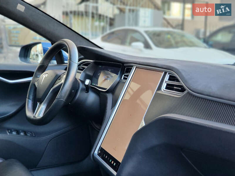 Ліфтбек Tesla Model S 2017 в Києві