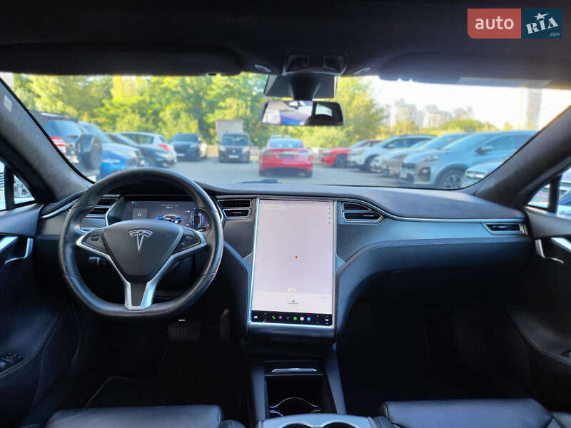 Ліфтбек Tesla Model S 2017 в Києві