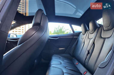 Лифтбек Tesla Model S 2017 в 
