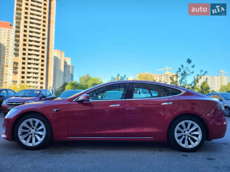 Ліфтбек Tesla Model S 2017 в Києві