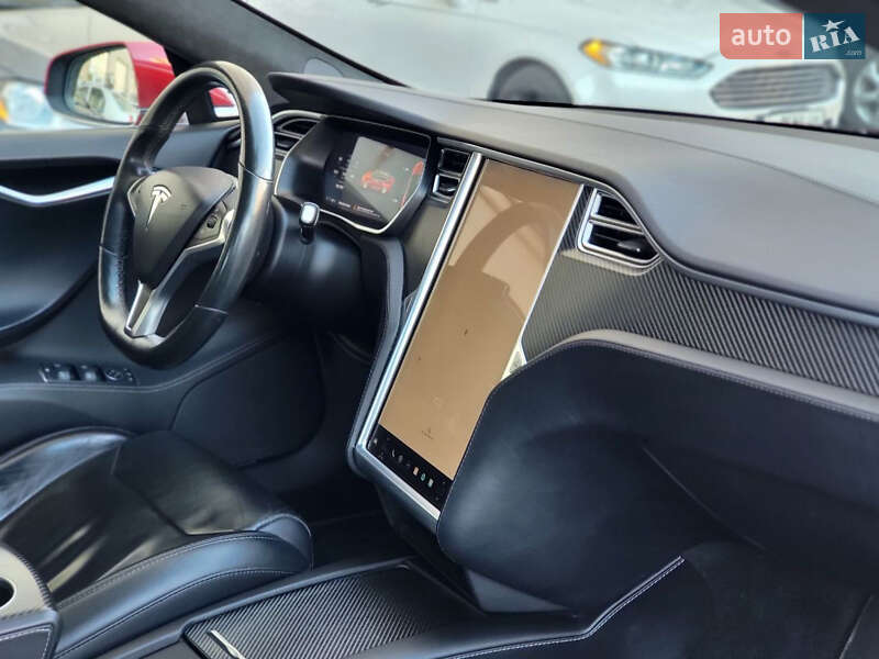 Ліфтбек Tesla Model S 2017 в Києві