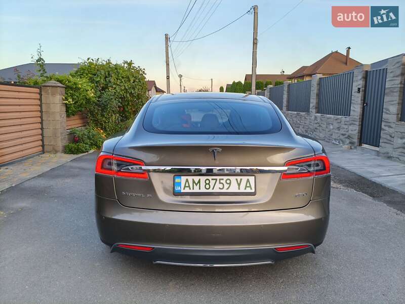 Лифтбек Tesla Model S 2015 в Житомире фото 17 Лифтбек Tesla Model S 2015 в Житомире