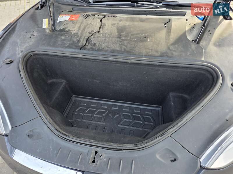 Лифтбек Tesla Model S 2016 в Владимире фото 19 Лифтбек Tesla Model S 2016 в Владимире