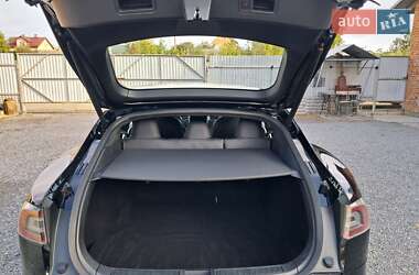 Лифтбек Tesla Model S 2017 в 