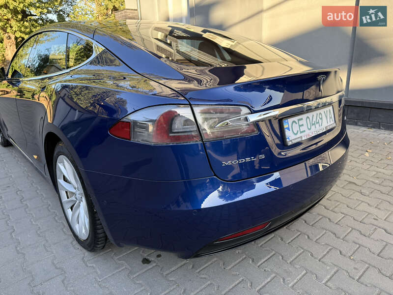 Ліфтбек Tesla Model S 2017 в Чернівцях