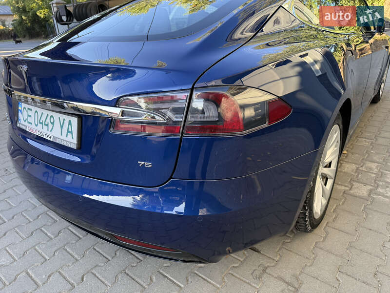 Ліфтбек Tesla Model S 2017 в Чернівцях