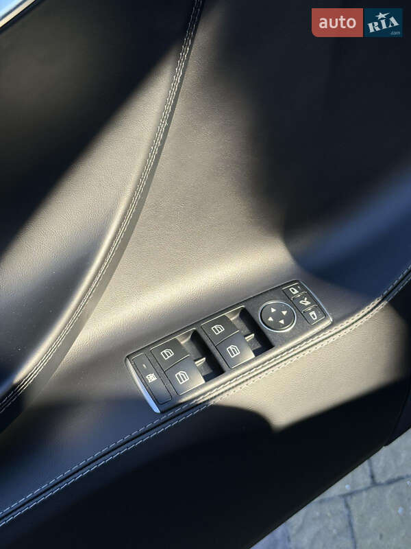 Ліфтбек Tesla Model S 2017 в Чернівцях