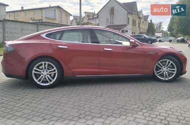 Лифтбек Tesla Model S 2015 в 